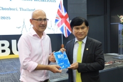 Welcoming-the-ambassador-22-07-68-4